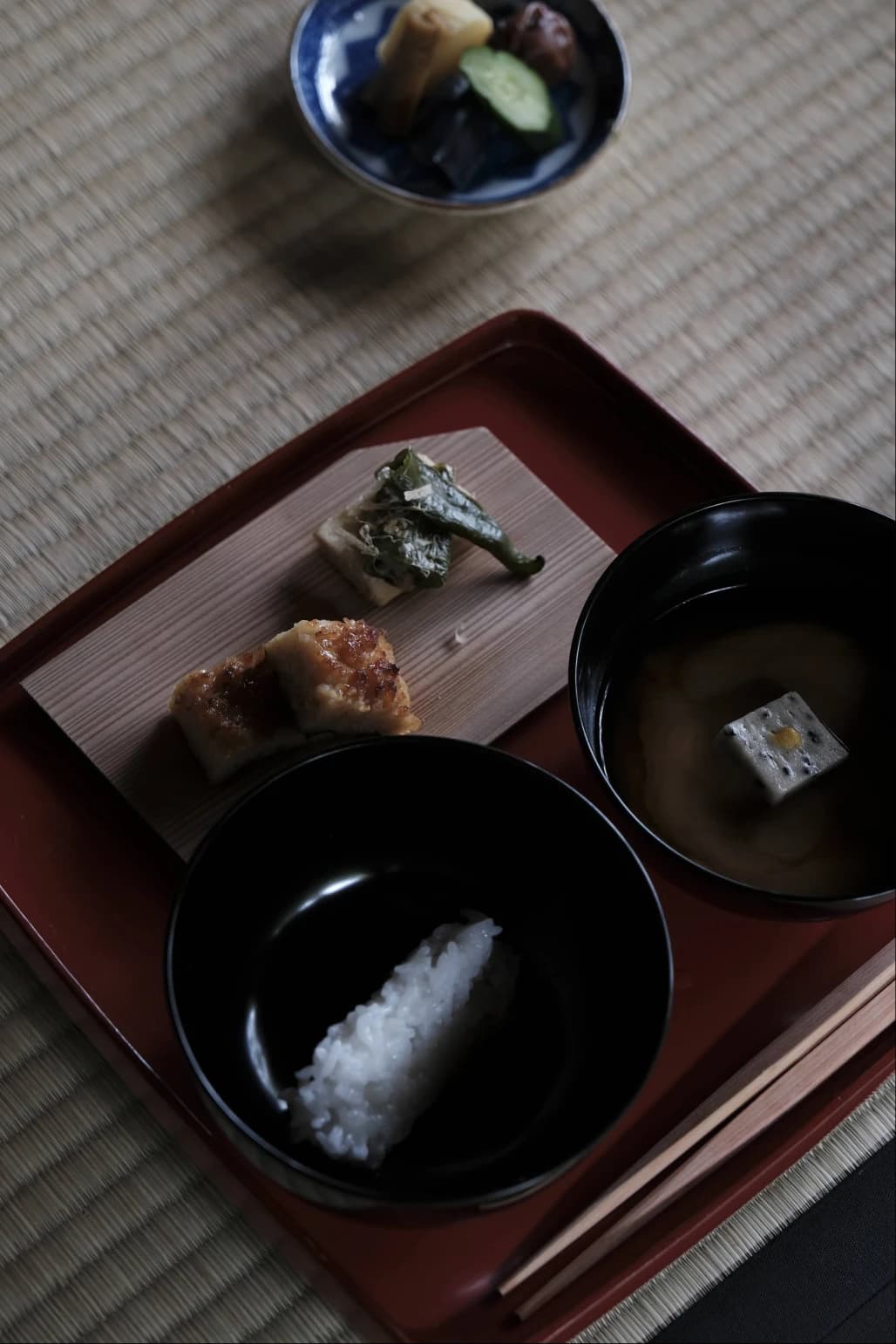 Tea ceremony preparation tools and traditional implements