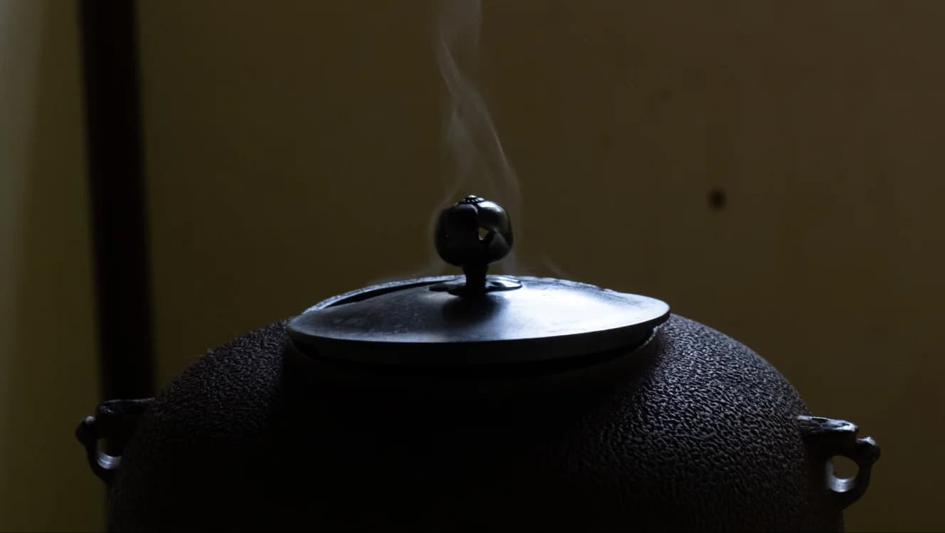 Hot water steaming through a pot lid