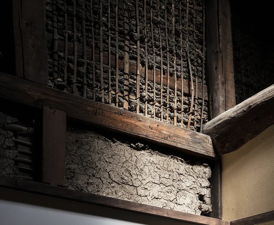 Maana Kyoto detail of technique used for wall construction